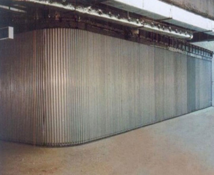 側向鋼質防火卷簾門